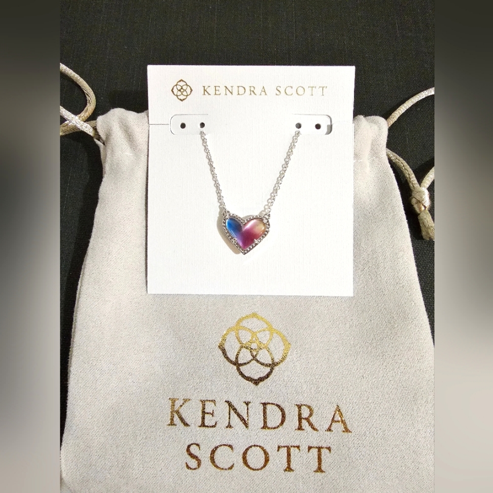 Kendra Scott Ari necklace silver with watercolor illusion stone & bag.